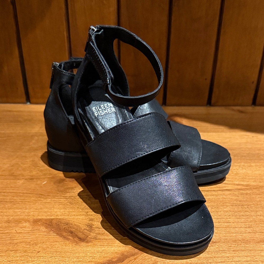 Eileen Fisher Black Leather Size 6 Strappy Sandals
